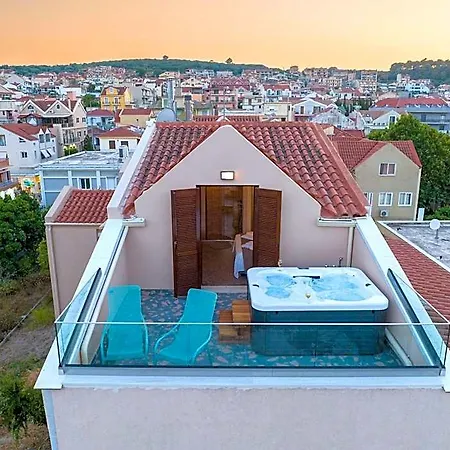 Pink Panther Maisonette فندق أرغوستولي