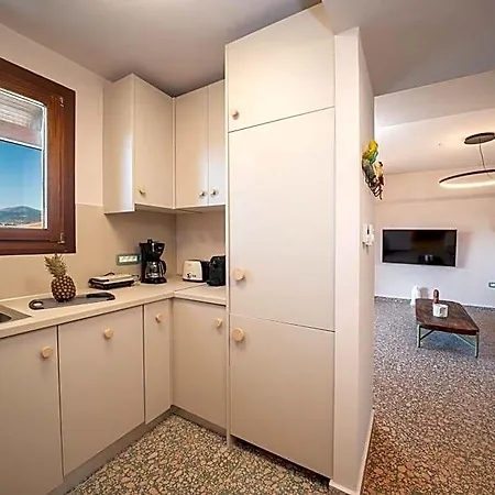 Pink Panther Maisonette * أرغوستولي